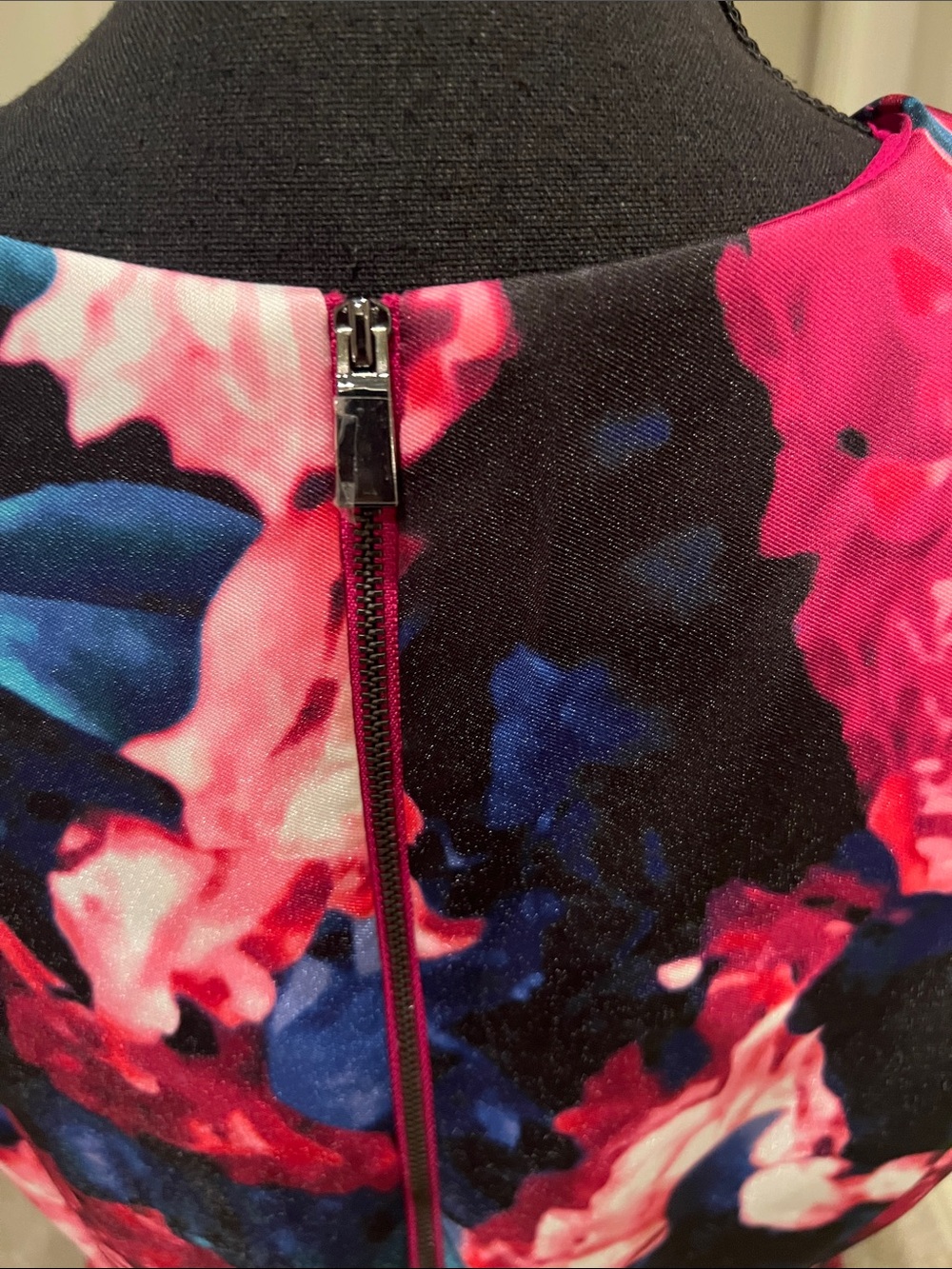 Vince Camuto Navy Floral Mini Dress with Pink & Teal Blooms Size 12 - Picture 7 of 9